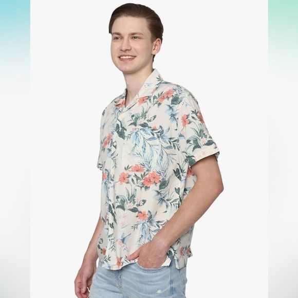 American Eagle Outfitters Other - American Eagle Outfitters Blue and White Casual Button Down Shirt Hawaian Sz XS